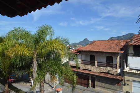 Casa à venda com 350m², 3 quartos e 5 vagas Casa à venda com 350m², 3 quartos e 5 vagasVista da Varanda