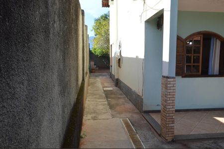 Casa à venda com 350m², 3 quartos e 5 vagas Casa à venda com 350m², 3 quartos e 5 vagasCorredor