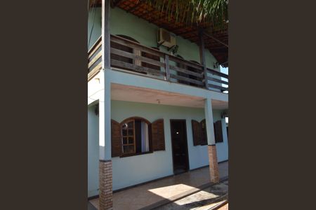 Casa à venda com 350m², 3 quartos e 5 vagas Casa à venda com 350m², 3 quartos e 5 vagasFachada