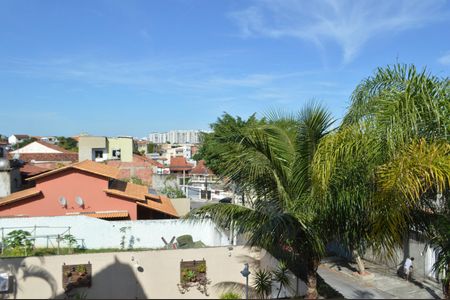 Casa à venda com 350m², 3 quartos e 5 vagas Casa à venda com 350m², 3 quartos e 5 vagasVista da Varanda