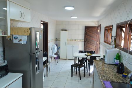 Casa à venda com 350m², 3 quartos e 5 vagas Casa à venda com 350m², 3 quartos e 5 vagasCozinha