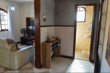 Casa à venda com 350m², 3 quartos e 5 vagas Casa à venda com 350m², 3 quartos e 5 vagasSala