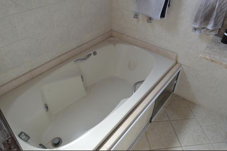 Casa à venda com 350m², 3 quartos e 5 vagas Casa à venda com 350m², 3 quartos e 5 vagasBanheiro da Suíte