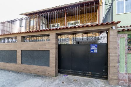 Casa à venda com 400m², 4 quartos e 3 vagas Casa à venda com 400m², 4 quartos e 3 vagasFachada