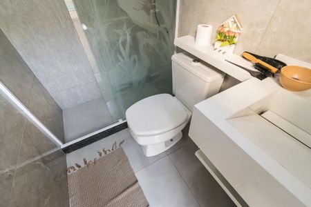 Casa à venda com 400m², 4 quartos e 3 vagas Casa à venda com 400m², 4 quartos e 3 vagasBanheiro da área comum