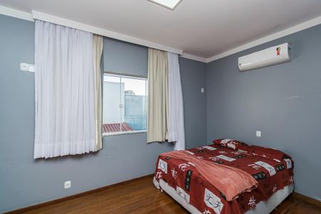 Casa à venda com 400m², 4 quartos e 3 vagas Casa à venda com 400m², 4 quartos e 3 vagasSuíte 4