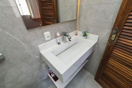 Casa à venda com 400m², 4 quartos e 3 vagas Casa à venda com 400m², 4 quartos e 3 vagasBanheiro da Suíte 4