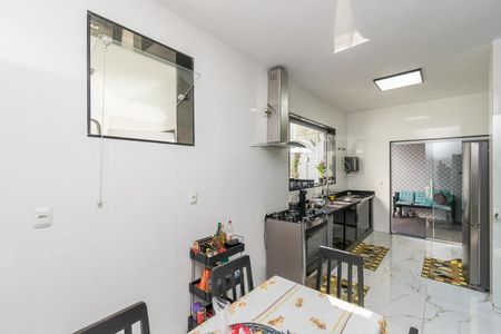 Casa à venda com 400m², 4 quartos e 3 vagas Casa à venda com 400m², 4 quartos e 3 vagasCozinha