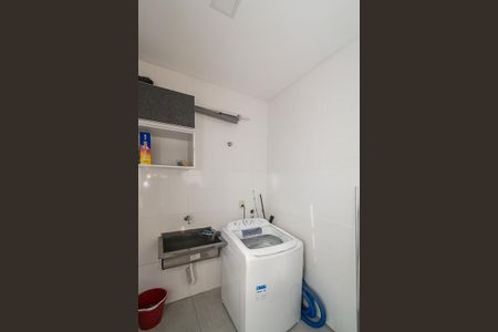 Casa à venda com 400m², 4 quartos e 3 vagas Casa à venda com 400m², 4 quartos e 3 vagasÁrea de Serviço 2