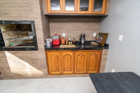 Casa à venda com 400m², 4 quartos e 3 vagas Casa à venda com 400m², 4 quartos e 3 vagasÁrea comum