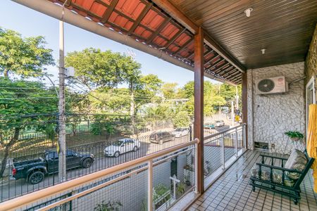 Casa à venda com 400m², 4 quartos e 3 vagas Casa à venda com 400m², 4 quartos e 3 vagasVaranda da Suíte 3