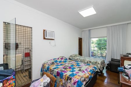 Casa à venda com 400m², 4 quartos e 3 vagas Casa à venda com 400m², 4 quartos e 3 vagasSuíte 3