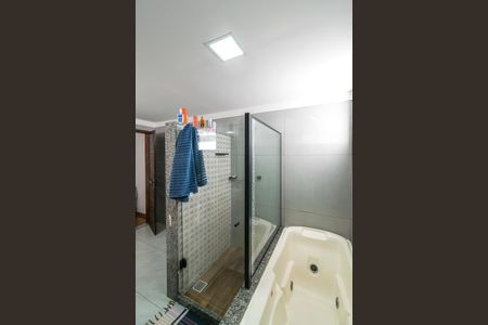 Casa à venda com 400m², 4 quartos e 3 vagas Casa à venda com 400m², 4 quartos e 3 vagasBanheiro da Suíte 2