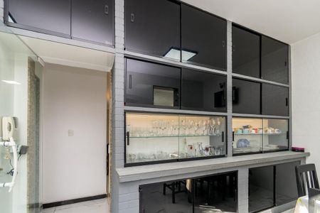 Casa à venda com 400m², 4 quartos e 3 vagas Casa à venda com 400m², 4 quartos e 3 vagasCozinha - Armários