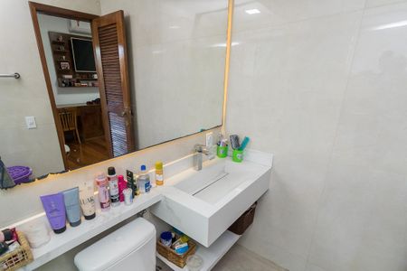 Casa à venda com 400m², 4 quartos e 3 vagas Casa à venda com 400m², 4 quartos e 3 vagasBanheiro da Suíte 1