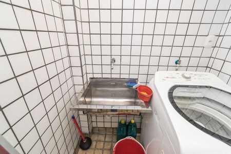 Casa à venda com 400m², 4 quartos e 3 vagas Casa à venda com 400m², 4 quartos e 3 vagasÁrea de Serviço 1