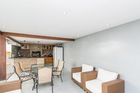 Casa à venda com 400m², 4 quartos e 3 vagas Casa à venda com 400m², 4 quartos e 3 vagasÁrea comum