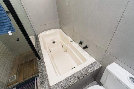 Casa à venda com 400m², 4 quartos e 3 vagas Casa à venda com 400m², 4 quartos e 3 vagasBanheiro da Suíte 2 - Hidromassagem