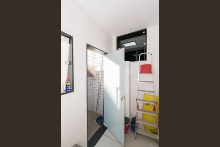 Casa à venda com 400m², 4 quartos e 3 vagas Casa à venda com 400m², 4 quartos e 3 vagasÁrea de Serviço 2