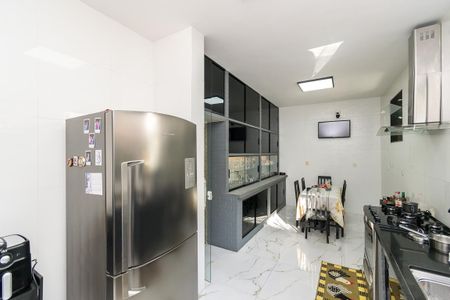 Casa à venda com 400m², 4 quartos e 3 vagas Casa à venda com 400m², 4 quartos e 3 vagasCozinha
