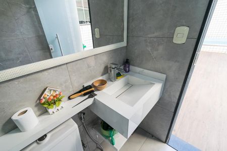 Casa à venda com 400m², 4 quartos e 3 vagas Casa à venda com 400m², 4 quartos e 3 vagasBanheiro da área comum