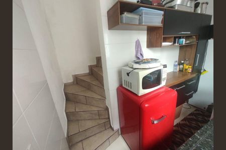 Apartamento à venda com 80m², 2 quartos e 2 vagasEscada