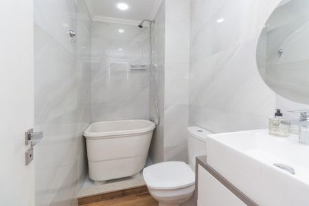Apartamento à venda com 57m², 2 quartos e 1 vaga Apartamento à venda com 57m², 2 quartos e 1 vagaBanheiro 2