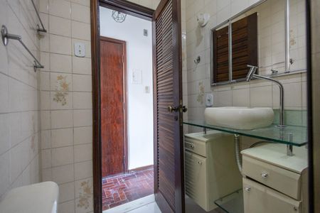 Apartamento para alugar com 160m², 2 quartos e sem vagaBanheiro