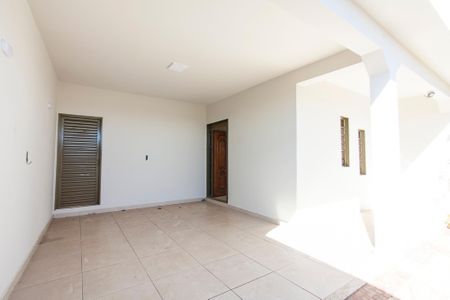 Casa para alugar com 70m², 3 quartos e 1 vaga Casa para alugar com 70m², 3 quartos e 1 vagaGaragem