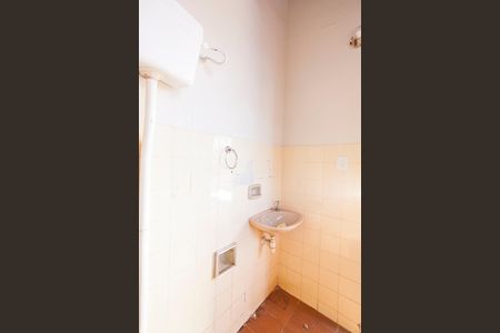 Casa para alugar com 70m², 3 quartos e 1 vaga Casa para alugar com 70m², 3 quartos e 1 vagaBanheiro de Serviço