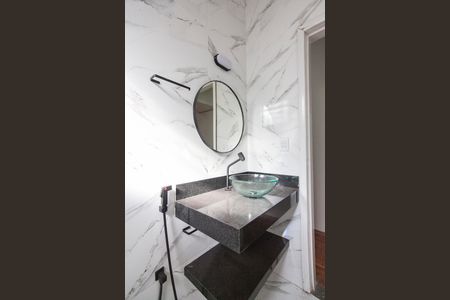Casa para alugar com 70m², 3 quartos e 1 vaga Casa para alugar com 70m², 3 quartos e 1 vagaBanheiro Social
