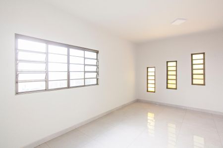 Casa para alugar com 70m², 3 quartos e 1 vaga Casa para alugar com 70m², 3 quartos e 1 vagaSala