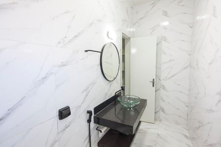 Casa para alugar com 70m², 3 quartos e 1 vaga Casa para alugar com 70m², 3 quartos e 1 vagaBanheiro da Suite