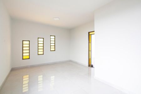Casa para alugar com 70m², 3 quartos e 1 vaga Casa para alugar com 70m², 3 quartos e 1 vagaSala