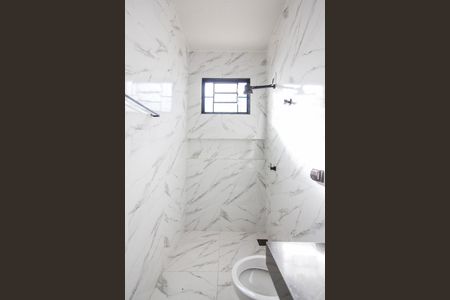 Casa para alugar com 70m², 3 quartos e 1 vaga Casa para alugar com 70m², 3 quartos e 1 vagaBanheiro Social