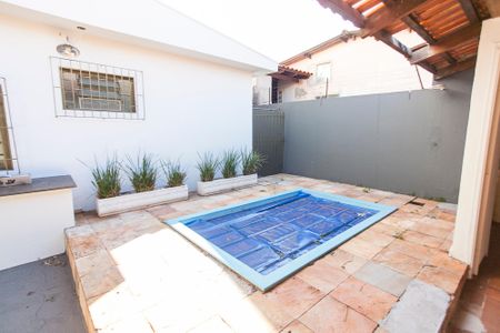 Casa para alugar com 70m², 3 quartos e 1 vaga Casa para alugar com 70m², 3 quartos e 1 vagaPiscina