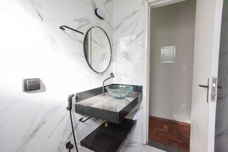 Casa para alugar com 70m², 3 quartos e 1 vaga Casa para alugar com 70m², 3 quartos e 1 vagaBanheiro Social