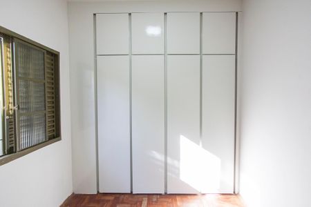 Casa para alugar com 70m², 3 quartos e 1 vaga Casa para alugar com 70m², 3 quartos e 1 vagaQuarto 1