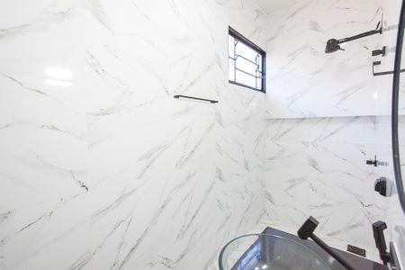 Casa para alugar com 70m², 3 quartos e 1 vaga Casa para alugar com 70m², 3 quartos e 1 vagaBanheiro da Suite