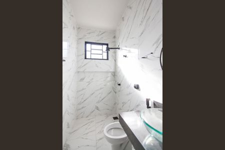 Casa para alugar com 70m², 3 quartos e 1 vaga Casa para alugar com 70m², 3 quartos e 1 vagaBanheiro Social