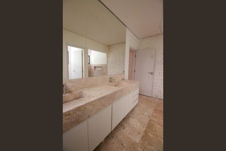 Casa para alugar com 462m², 3 quartos e 4 vagasBanheiro da Suíte 1