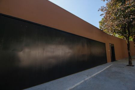 Casa para alugar com 462m², 3 quartos e 4 vagas Casa para alugar com 462m², 3 quartos e 4 vagasFachada