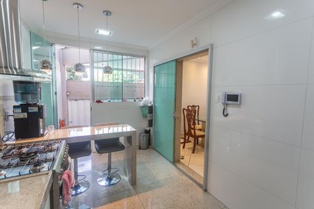 Casa à venda com 222m², 3 quartos e 2 vagasCozinha