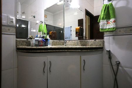 Casa à venda com 579m², 6 quartos e 10 vagasBanheiro 2