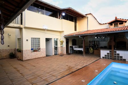 Casa à venda com 579m², 6 quartos e 10 vagasÁrea externa