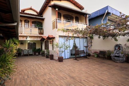 Casa à venda com 579m², 6 quartos e 10 vagasEntrada