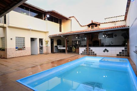 Casa à venda com 579m², 6 quartos e 10 vagasPiscina