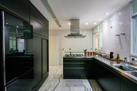 Apartamento para alugar com 191m², 4 quartos e 3 vagasCozinha