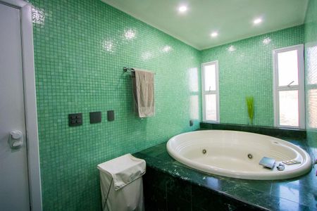 Apartamento para alugar com 191m², 4 quartos e 3 vagasBanheiro da Suíte