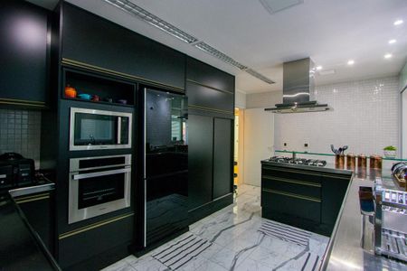 Apartamento para alugar com 191m², 4 quartos e 3 vagasCozinha